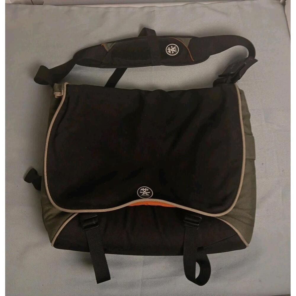 Crumpler LG Messenger Bag Wack-o-Phone Padded Carry On Padded Laptop Compartment